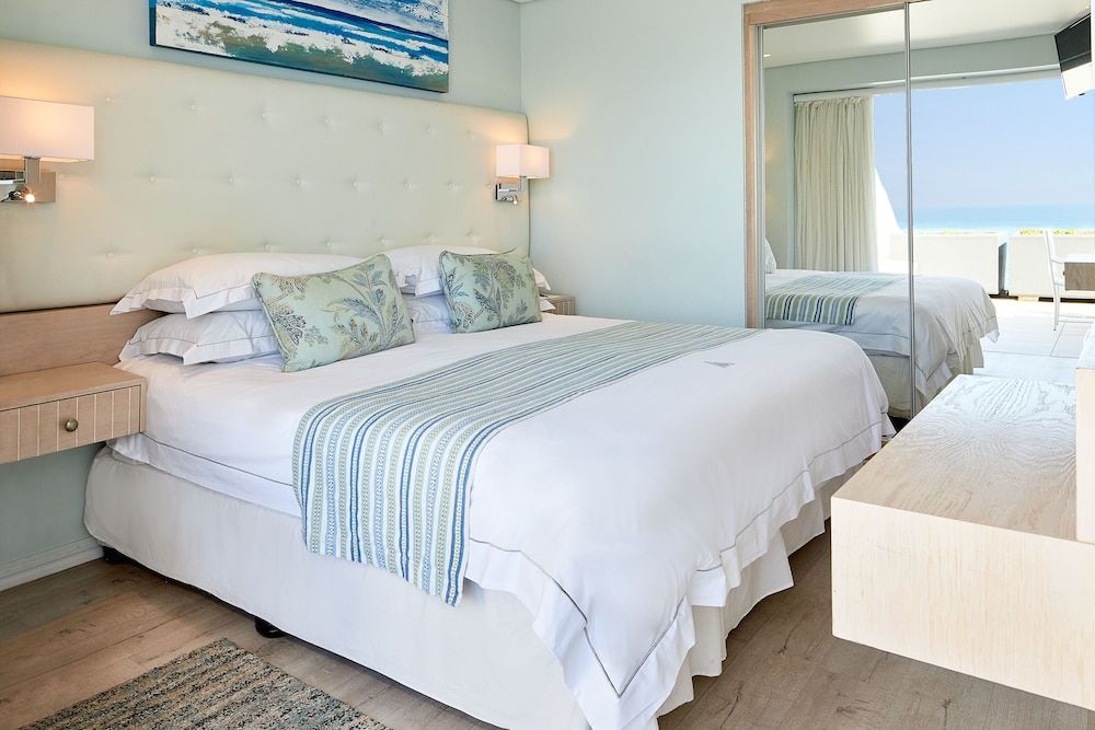 First Group La Montagne Apartment, 2 Bedrooms, Sea View 5
