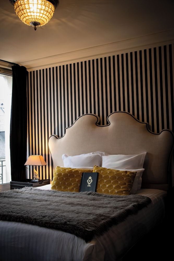 Hotel Vendome, BW Signature Collection Executive Room, 1 King Bed, Non Smoking 2