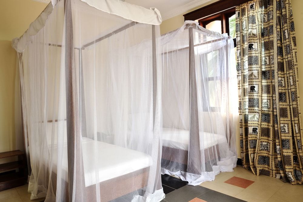 Mnarani Beach Cottages Budget Double or Twin in Sharing Apartment