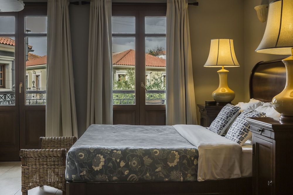 Suite, Courtyard View (No 108)