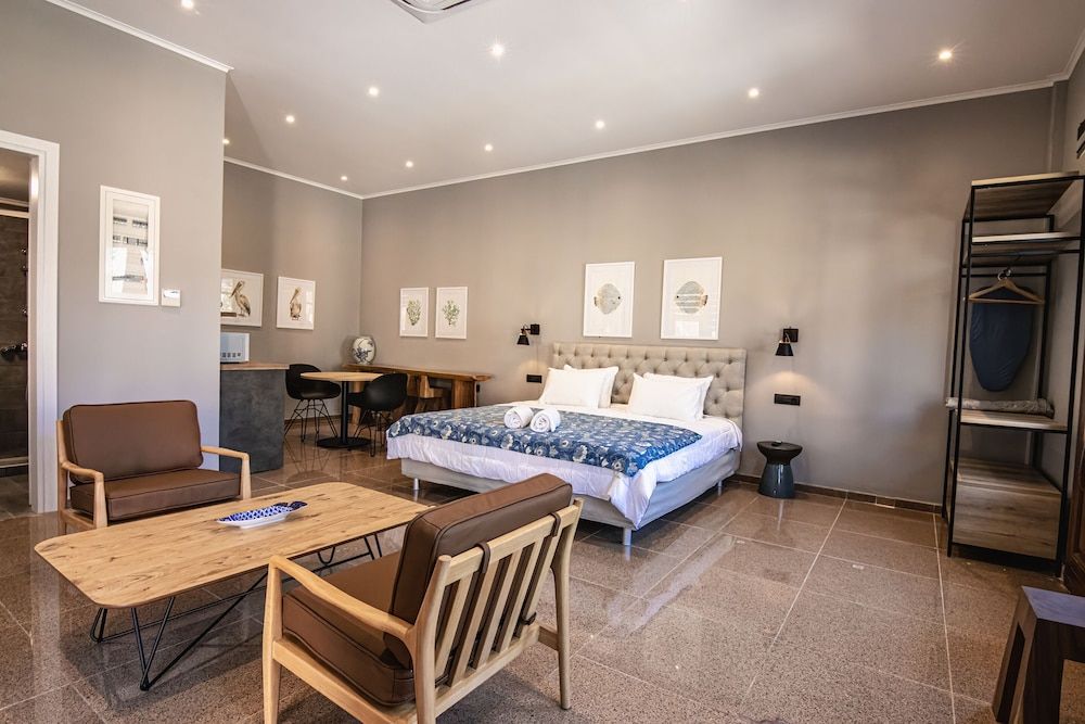 Ground Floor Suite with Courtyard Views 115