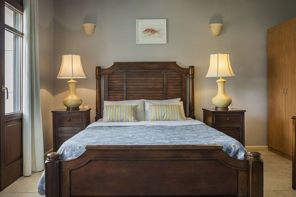 Suite (Partial Harbor View 101)