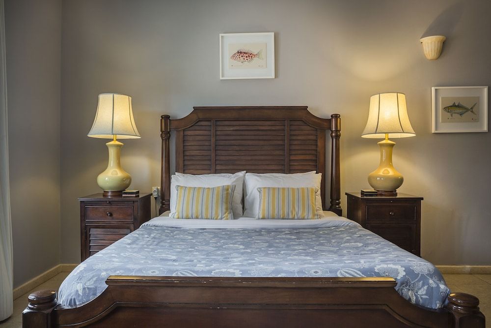 Suite (Partial Harbor View, no 104)