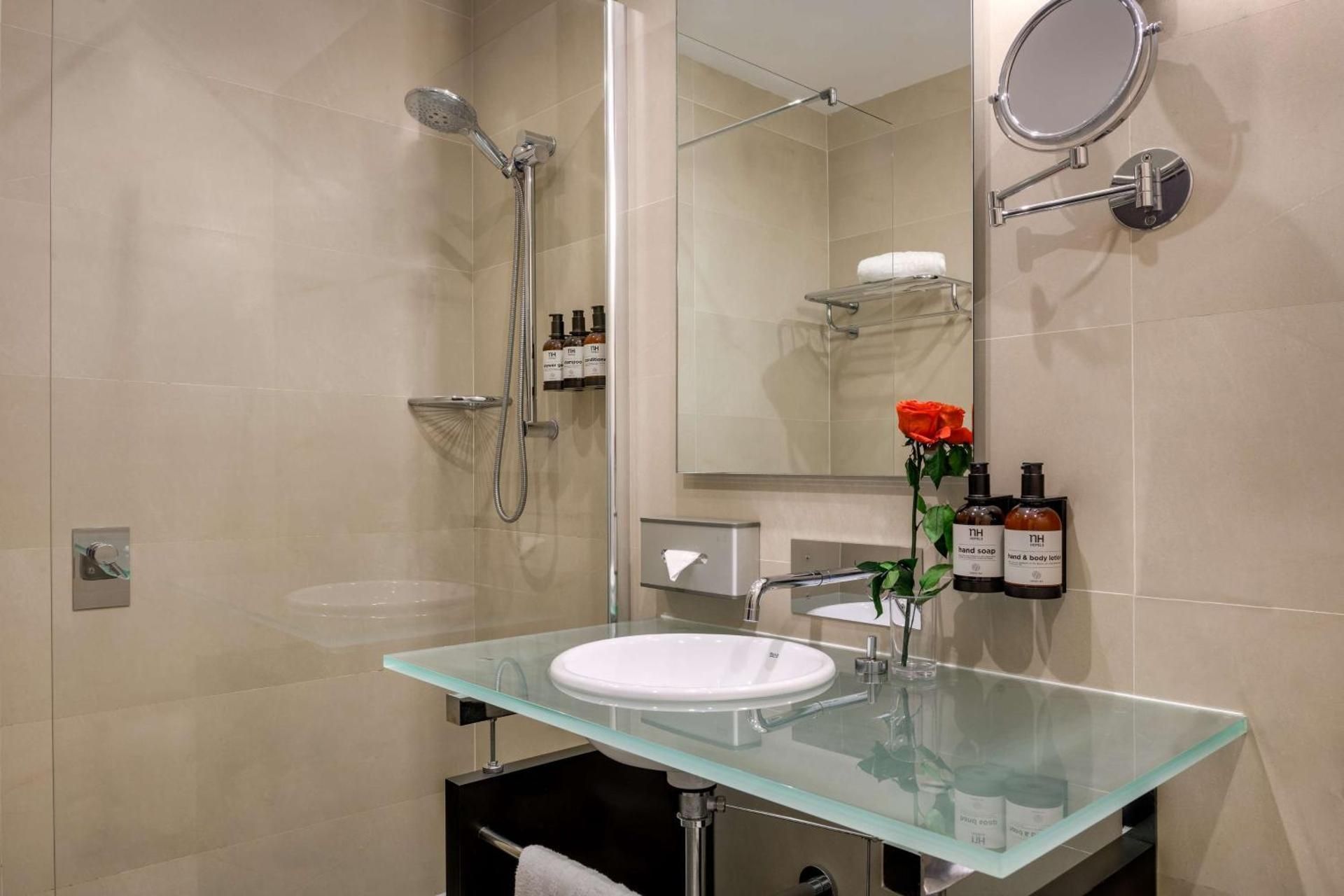 Nh Campo De Gibraltar Hotel Family Room (3 Adults) 2