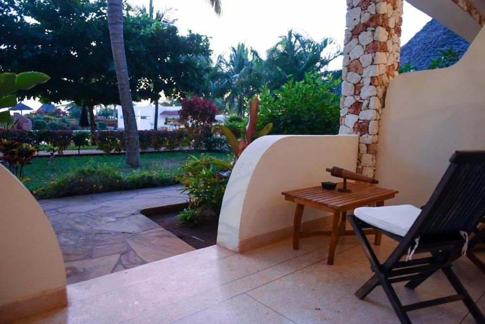 Fruit & Spice Wellness Resort Zanzibar Deluxe Double Room 8