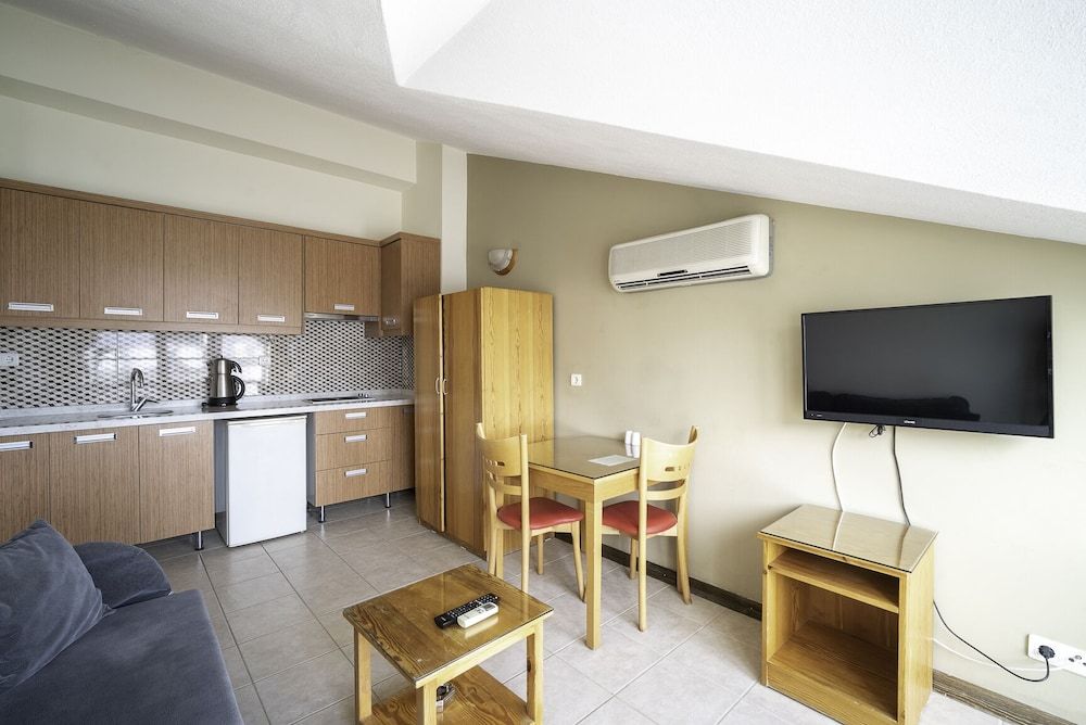 Fora Apart Hotel Cati Kismi Deniz Manzarali 1+1 Apart Oda 6