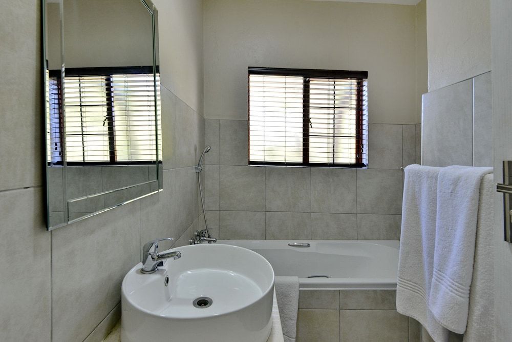 Seasons Golf Leisure Spa Superior Villa, 3 Bedrooms (Self Catering) 5