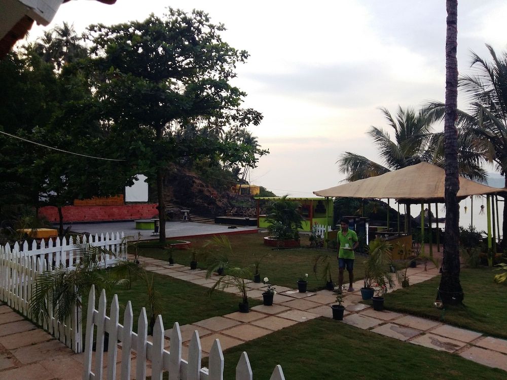 undefined Neptune Point Hill Cottages 10