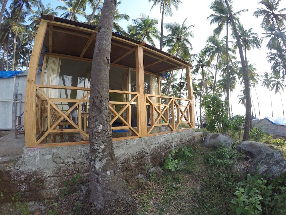 undefined Neptune Point Hill Cottages 3