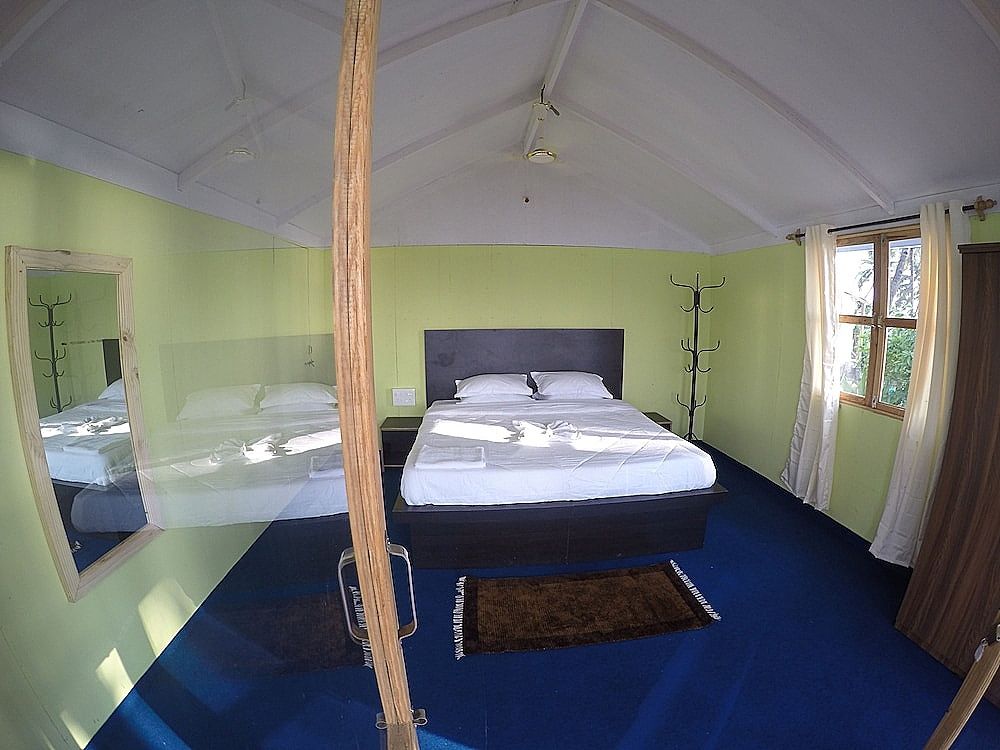 undefined Neptune Point Hill Cottages