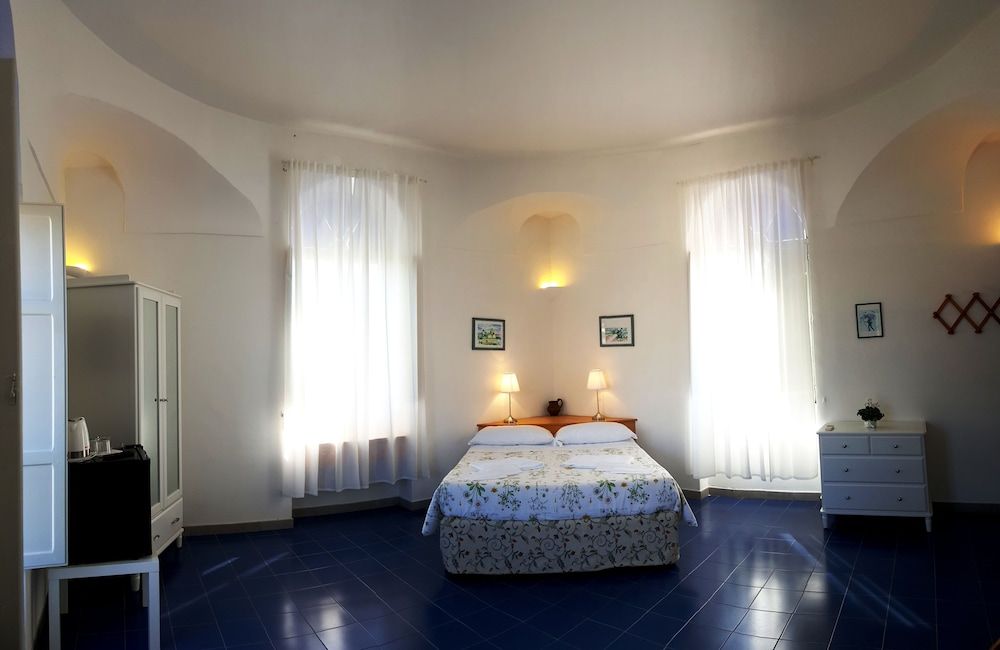 Basic Suite, 1 Double Bed, Terrace, Mountain View