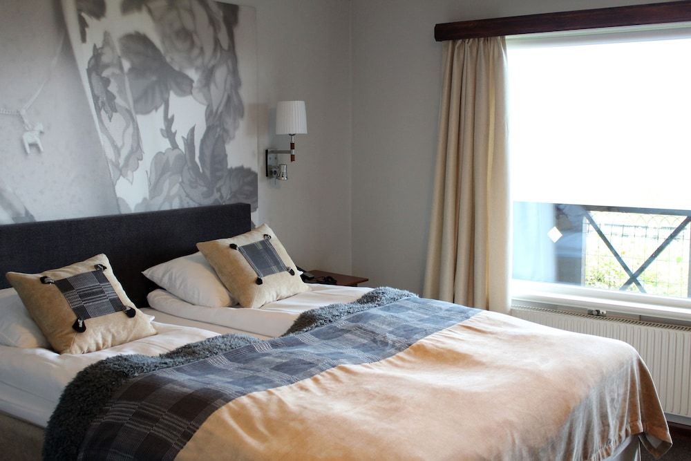 Classic Double Room, Lake View