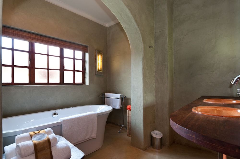 Singa Lodge - Lion Roars Hotels & Lodge Luxury Suite 5