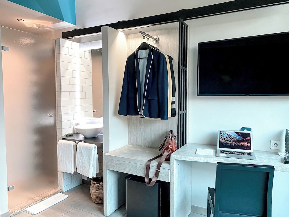 Hotel Onomo Abidjan Airport Standard Room, 1 Queen Bed 5