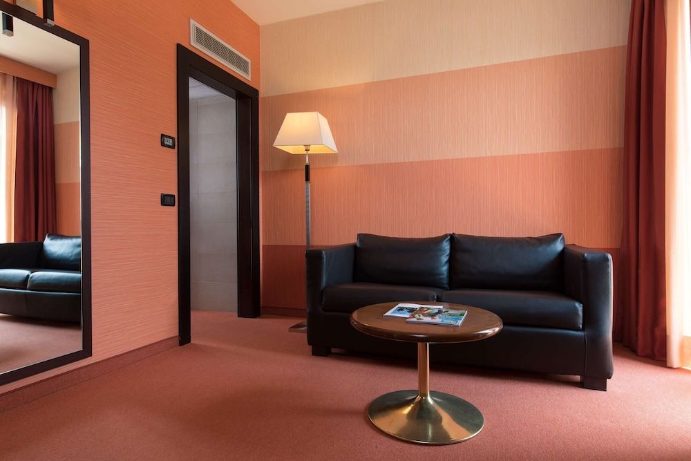 Best Western Gorizia Palace Hotel Junior Suite, 1 King Bed (Second and Third bed is a Sofabed) 7