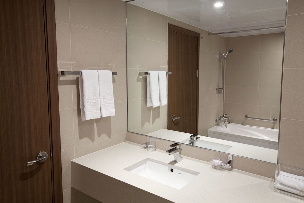 The Cheil Hotel Onyang Deluxe Double Room 3