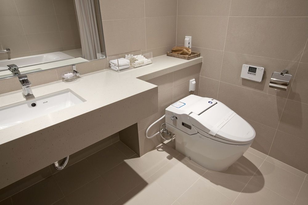 The Cheil Hotel Onyang Deluxe Double Room 2