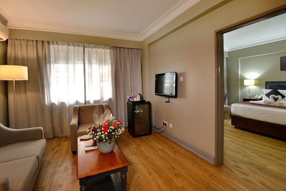 Cresta Jameson Suite, 1 Double Bed, City View 5