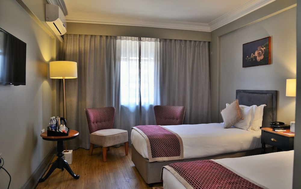 Cresta Jameson Standard Room, 2 Twin Beds, City View