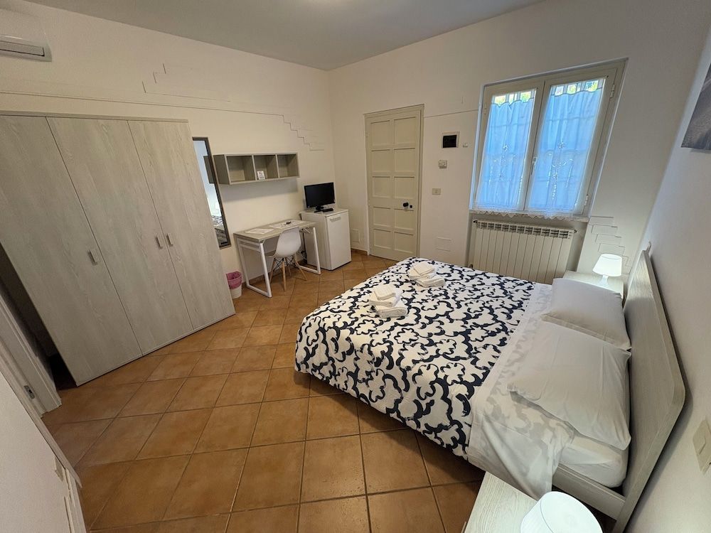 Classic Double Room, Garden View
