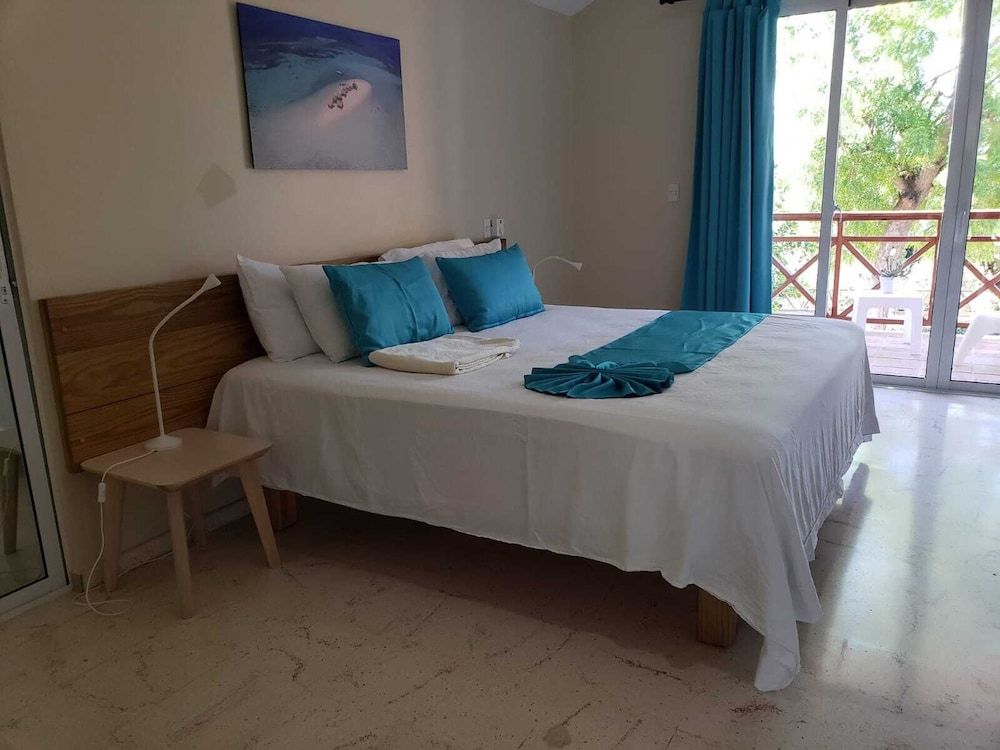 Paradise Island Beach Resort Premium Room 2