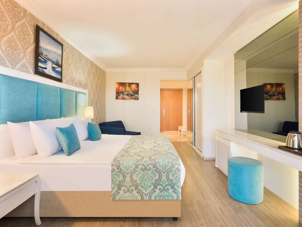 Asteria Bloom Side Standard Room, Garden View 7