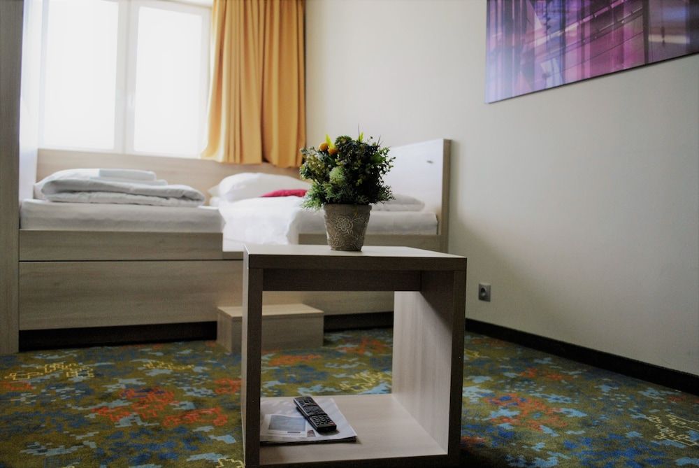 Kongres Hotel Roca Standard Twin Room 4