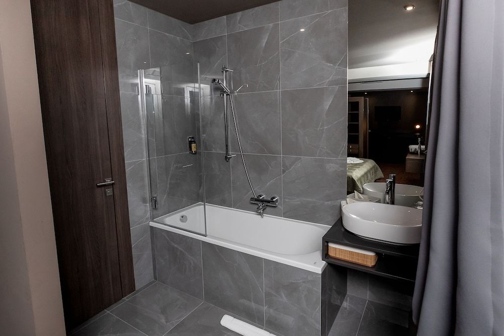 Kongres Hotel Roca Standard Suite, 1 Double Bed with Sofa bed 8