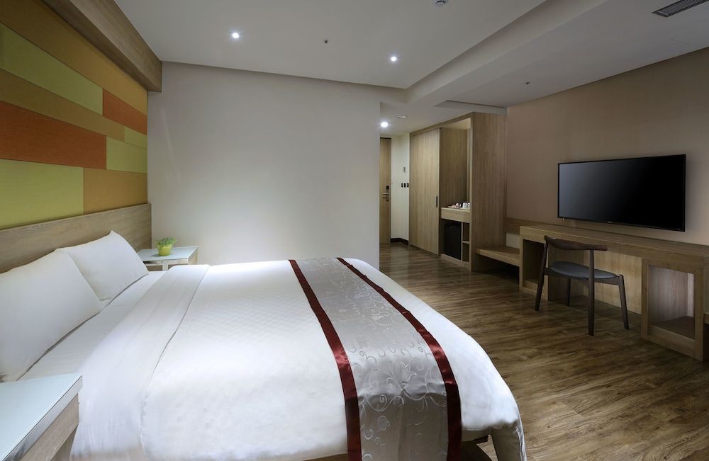 Cheng Pao Hotel Basic Twin Room 3