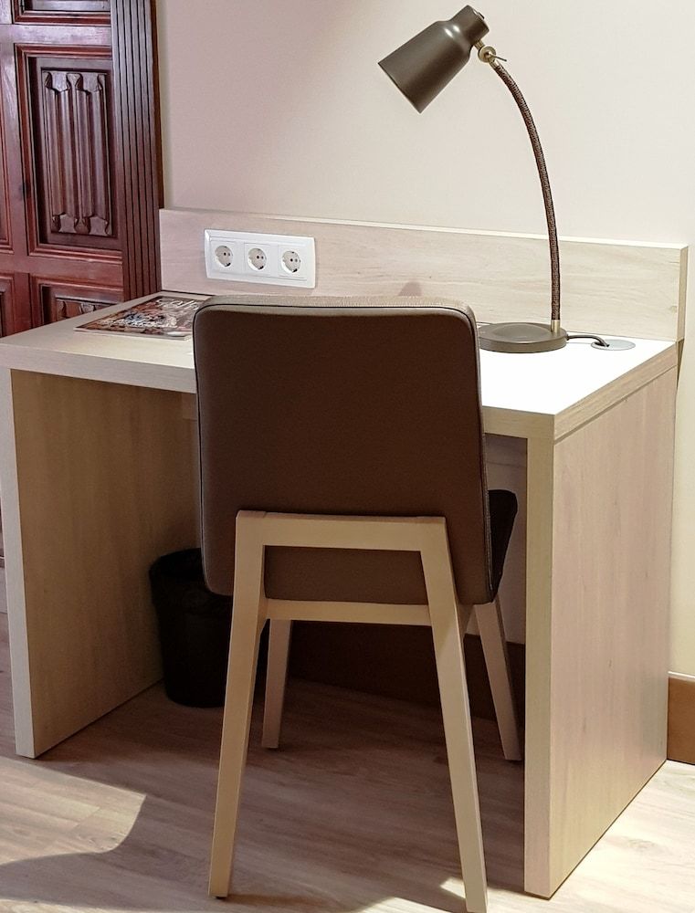 María Cristina Hotel Single Room 6