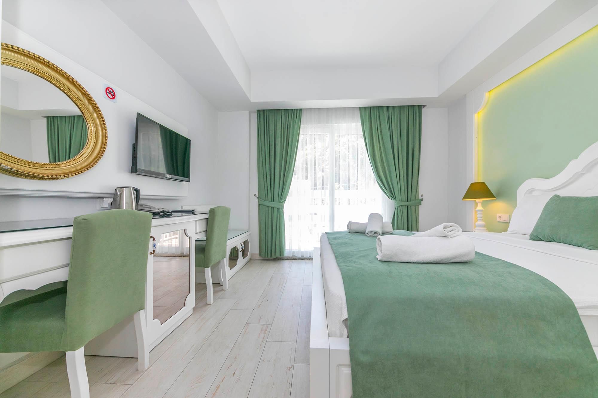 Montebello Deluxe Deluxe Standard Room 13