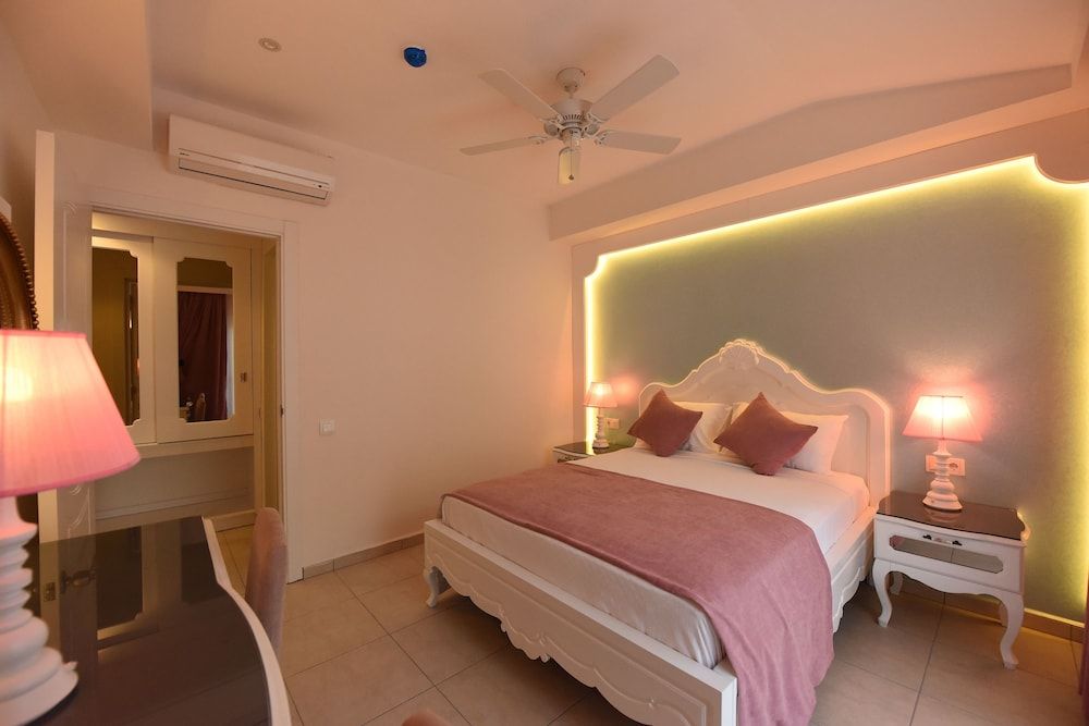 Montebello Deluxe Deluxe Standard Room 11