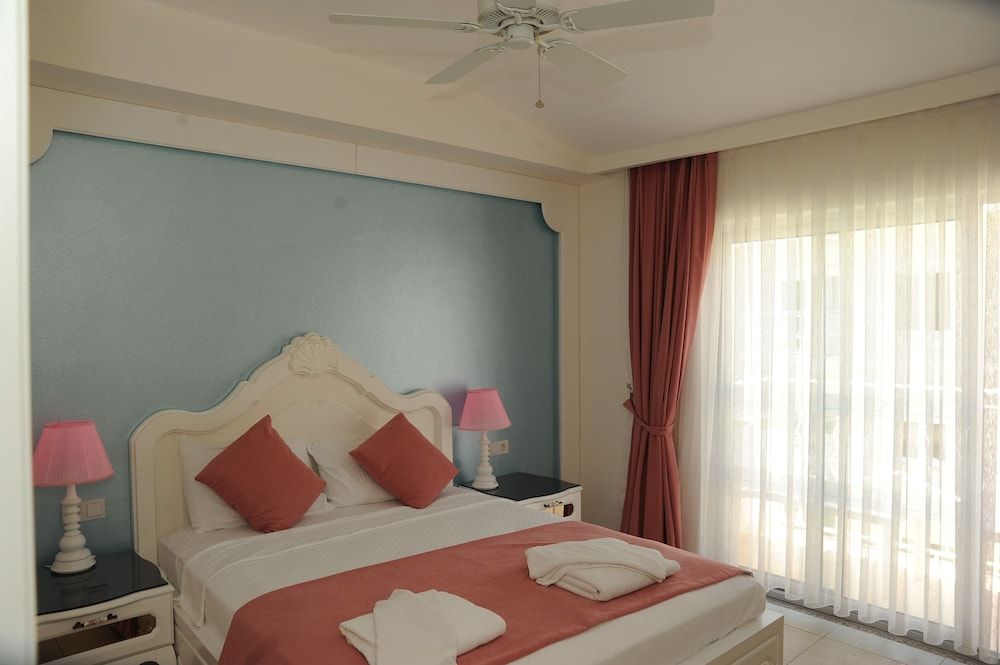 Montebello Deluxe Deluxe Standard Room