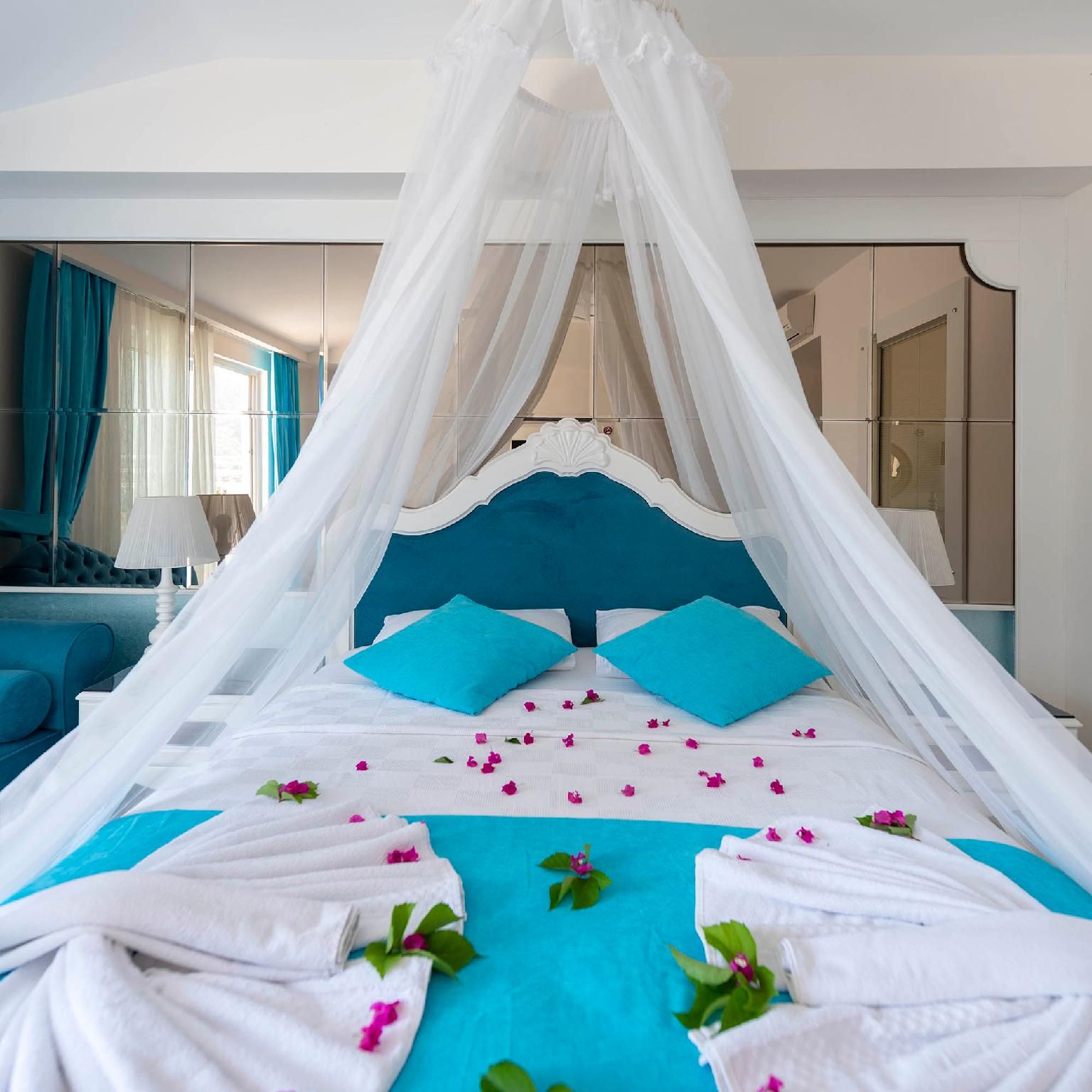 undefined Montebello Deluxe 8