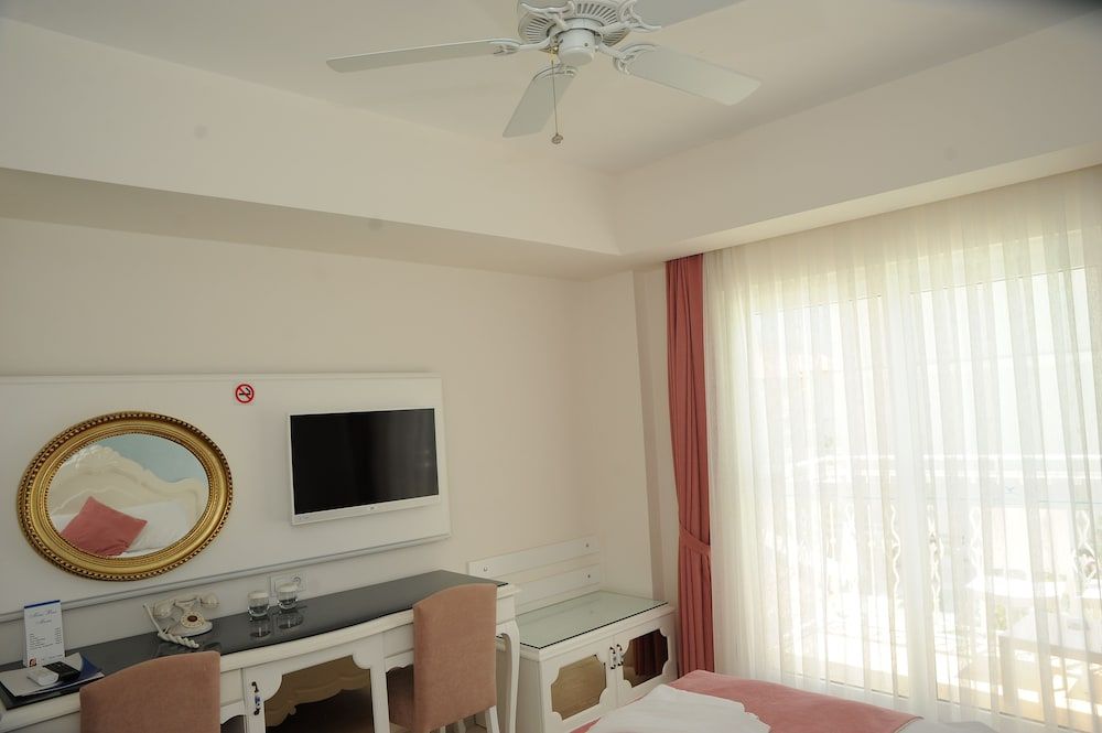 Montebello Deluxe Deluxe Standard Room 20