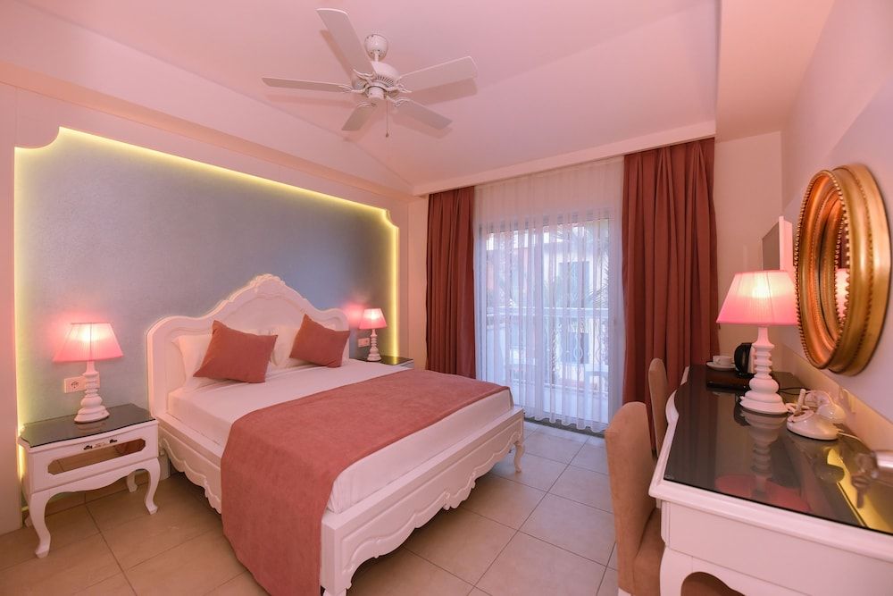 Montebello Deluxe Deluxe Standard Room 5