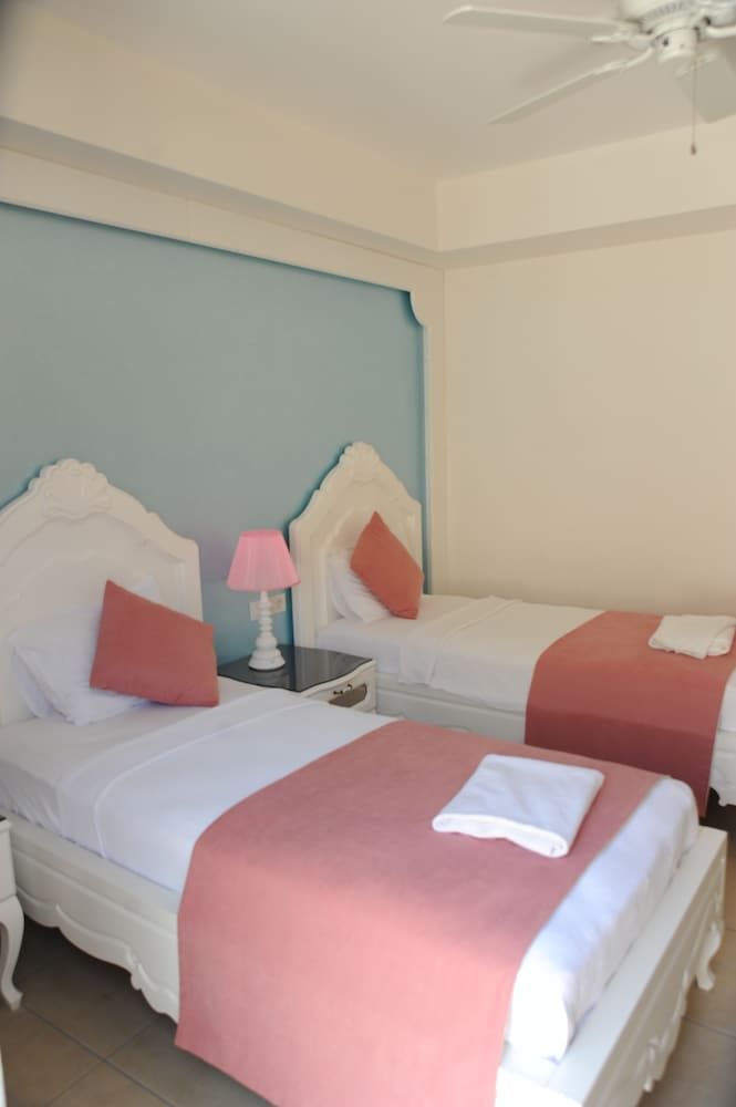 Montebello Deluxe Deluxe Standard Room 15