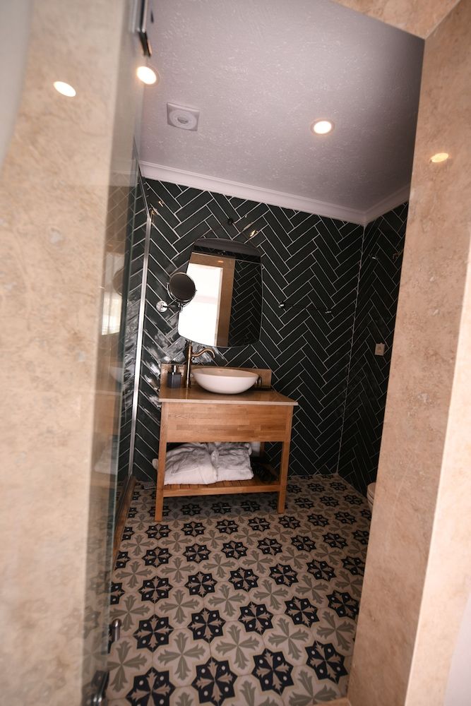 undefined Montebello Deluxe 7