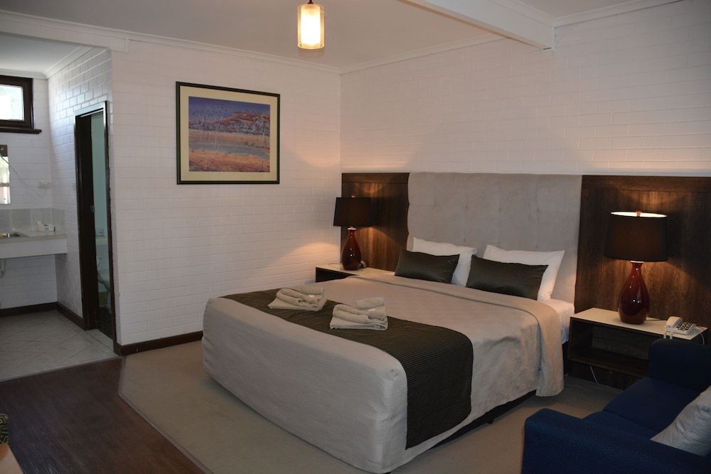 Angaston Vineyards Motel Deluxe King Room 2