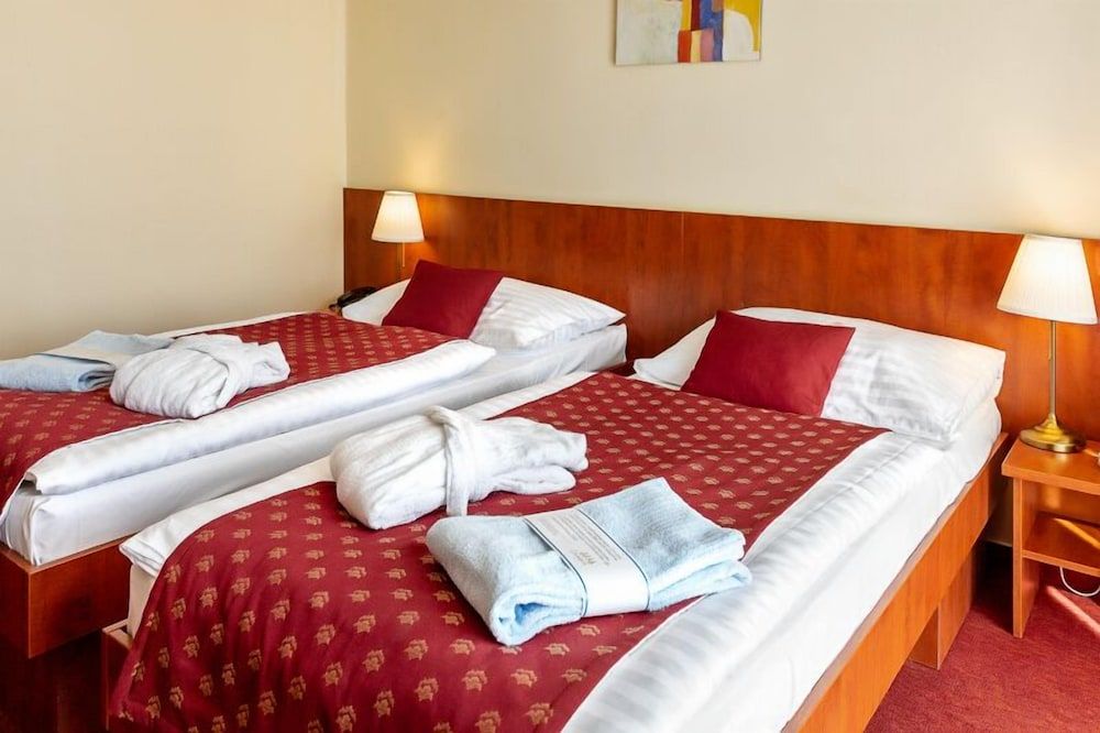 Basic Double or Twin Room, Balcony