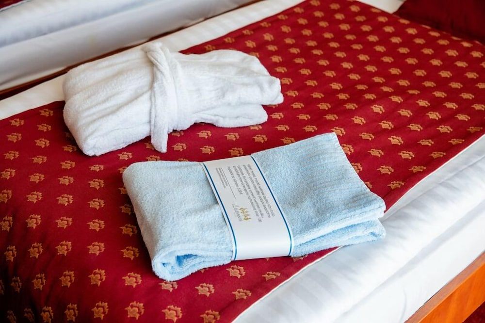 Basic Double or Twin Room, Balcony