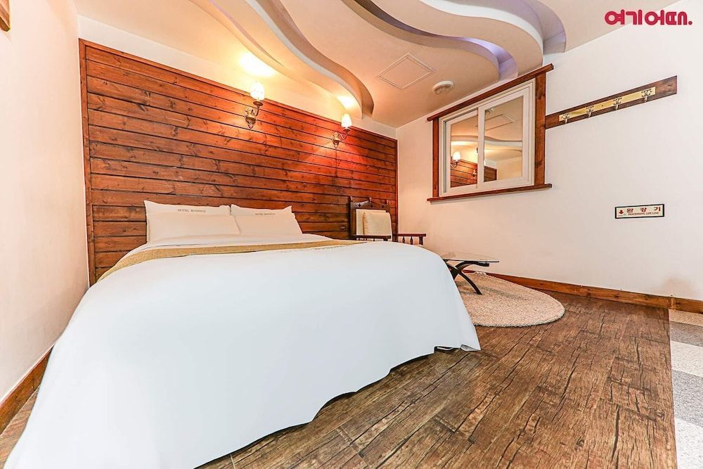 Business Hotel Single Room (Included Breakfast for 1, Surcharge for 2 on the spot) 5