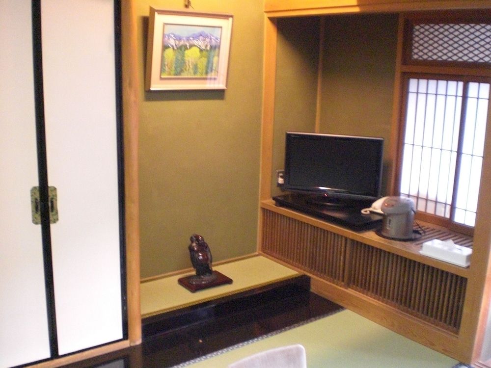 Superior Japanese Style Room (with Basic Dinner & Breakfast)