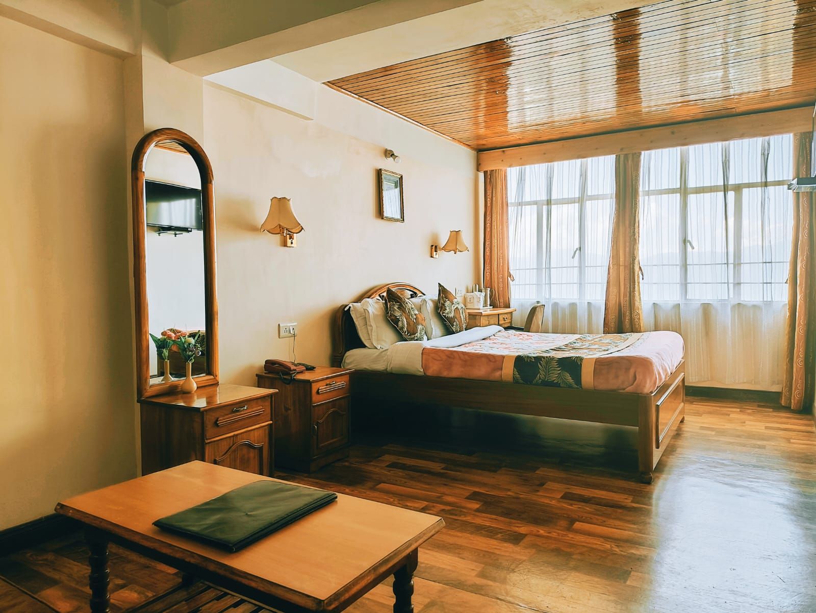 Deluxe Room (Hill View)