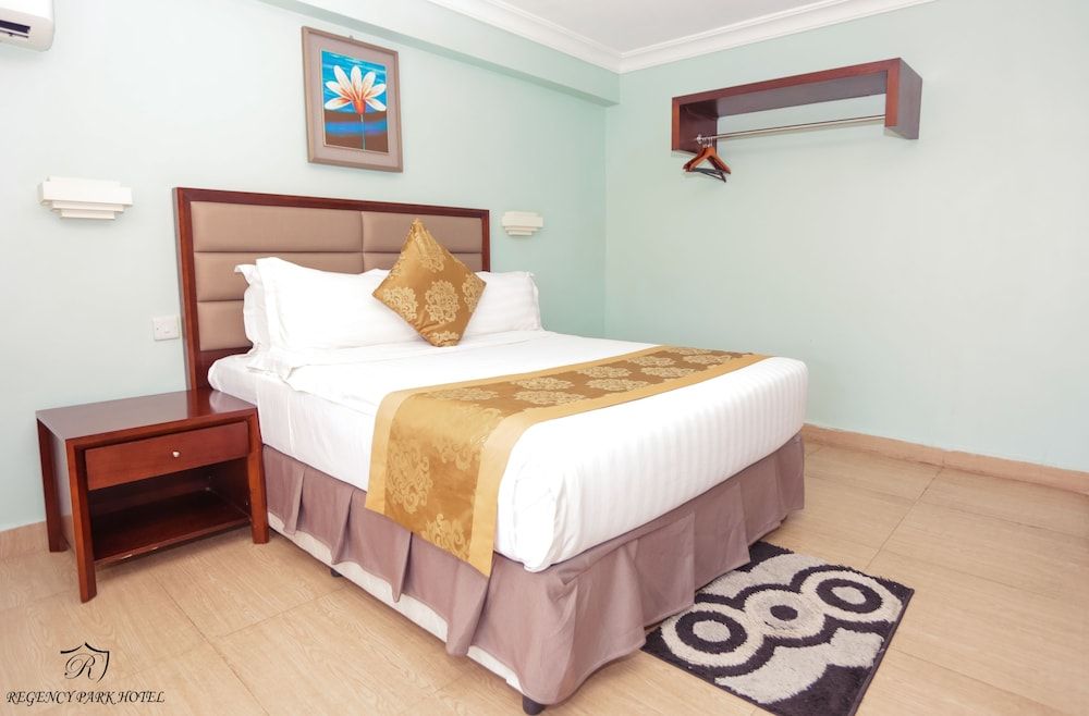 Regency Park Hotel Suite 7