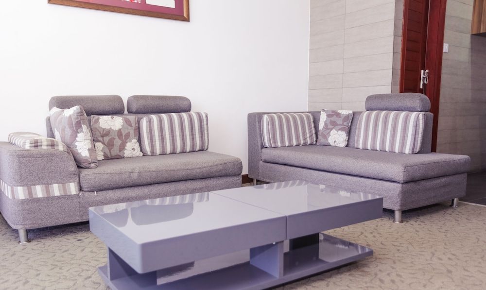 Regency Park Hotel Suite 9