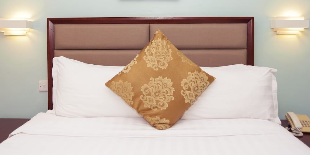 Regency Park Hotel Deluxe Room 4