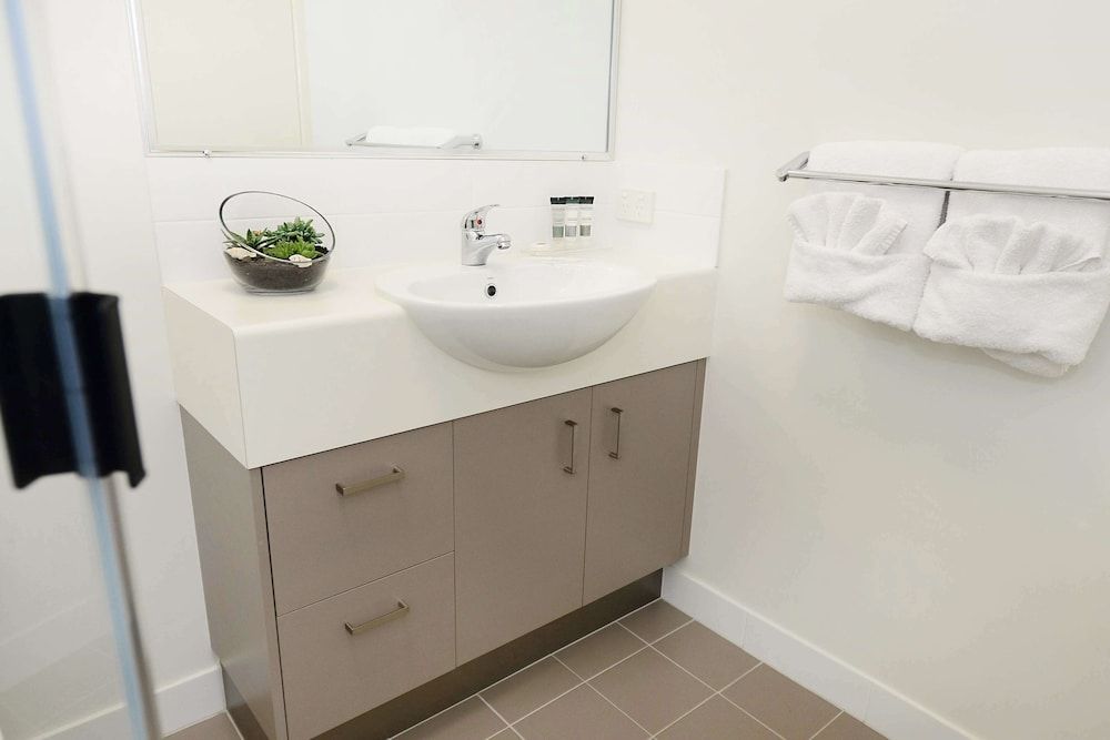 Oaks Middlemount Suites Apartment, 1 Bedroom 9