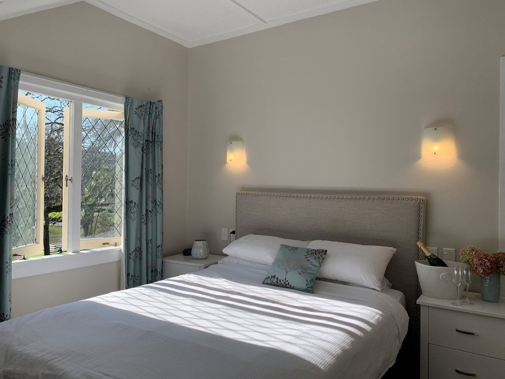 Bridgehouse Lodge Standard Double Room, 1 Queen Bed 2