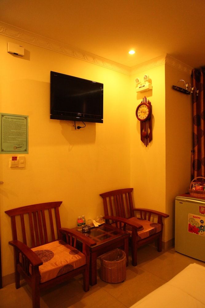 Dai Long Hotel Standard Double Room, 1 Queen Bed 4